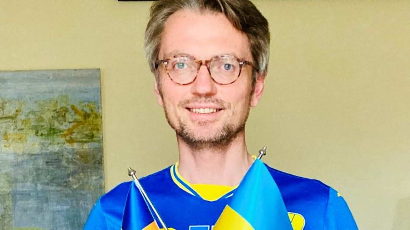Szexfotói miatt lemondott Svédország  ukrajnai ex-nagykövete