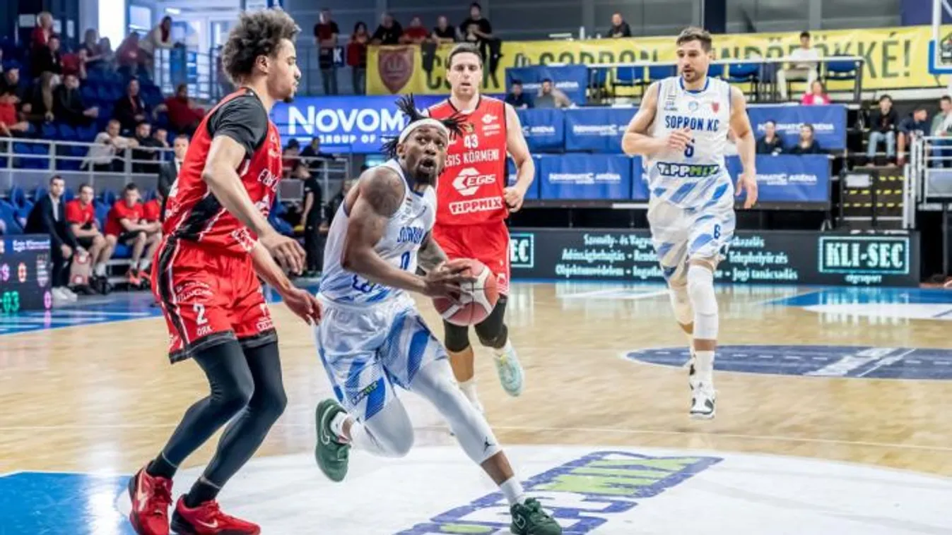 A megtámadott edző bokszban leverné a kollégáját