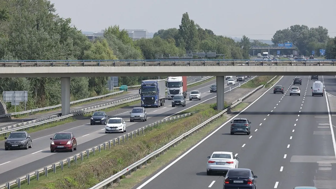 Több kilométeres torlódás alakult ki az M3-ason