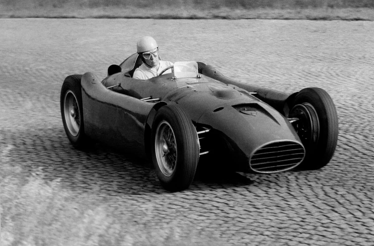 Alberto Ascari on the lancia grand prix. 1955