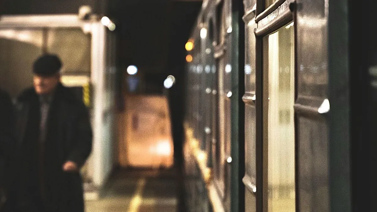 A férfi ledöbbent azon, amit a metró ülésén látott 