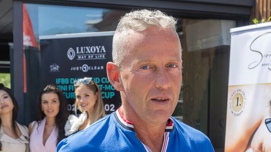Schobert Norbi alaposan pórul járt az ebéddel, amit saját oldalukról rendelt