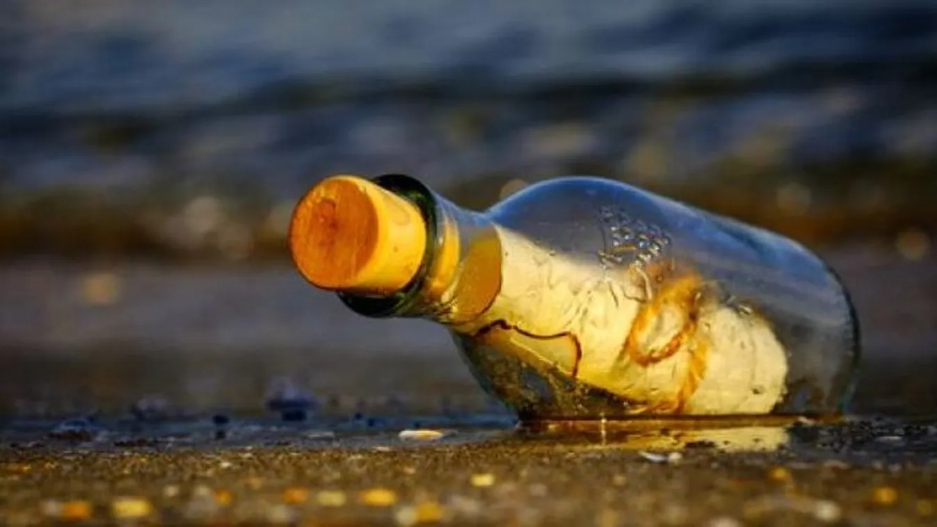 Közel 70 éves palackpostát találtak a lengyel tengerparton