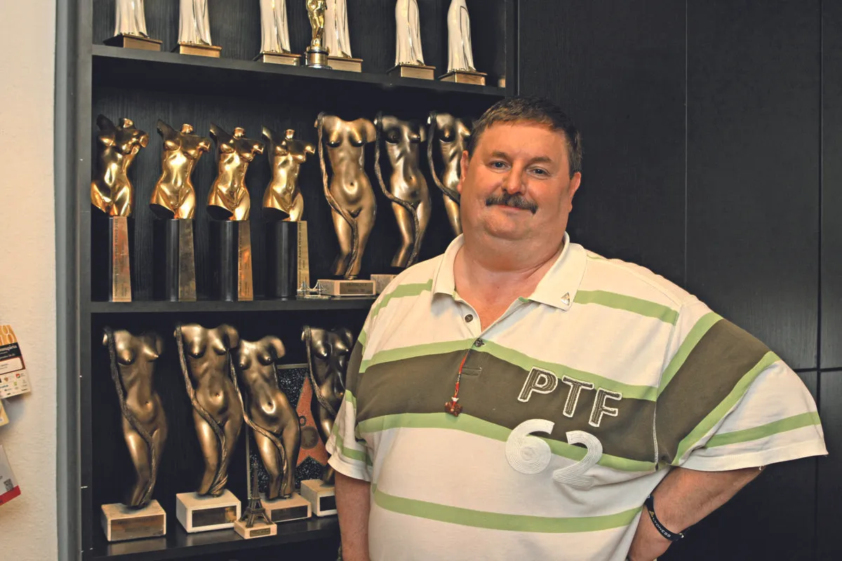 Kovi - Visszatér a pornókirály, újra elkezd forgatni, Monique Covet-vel hoznak létre egy produkciós irodát - RIPOST
