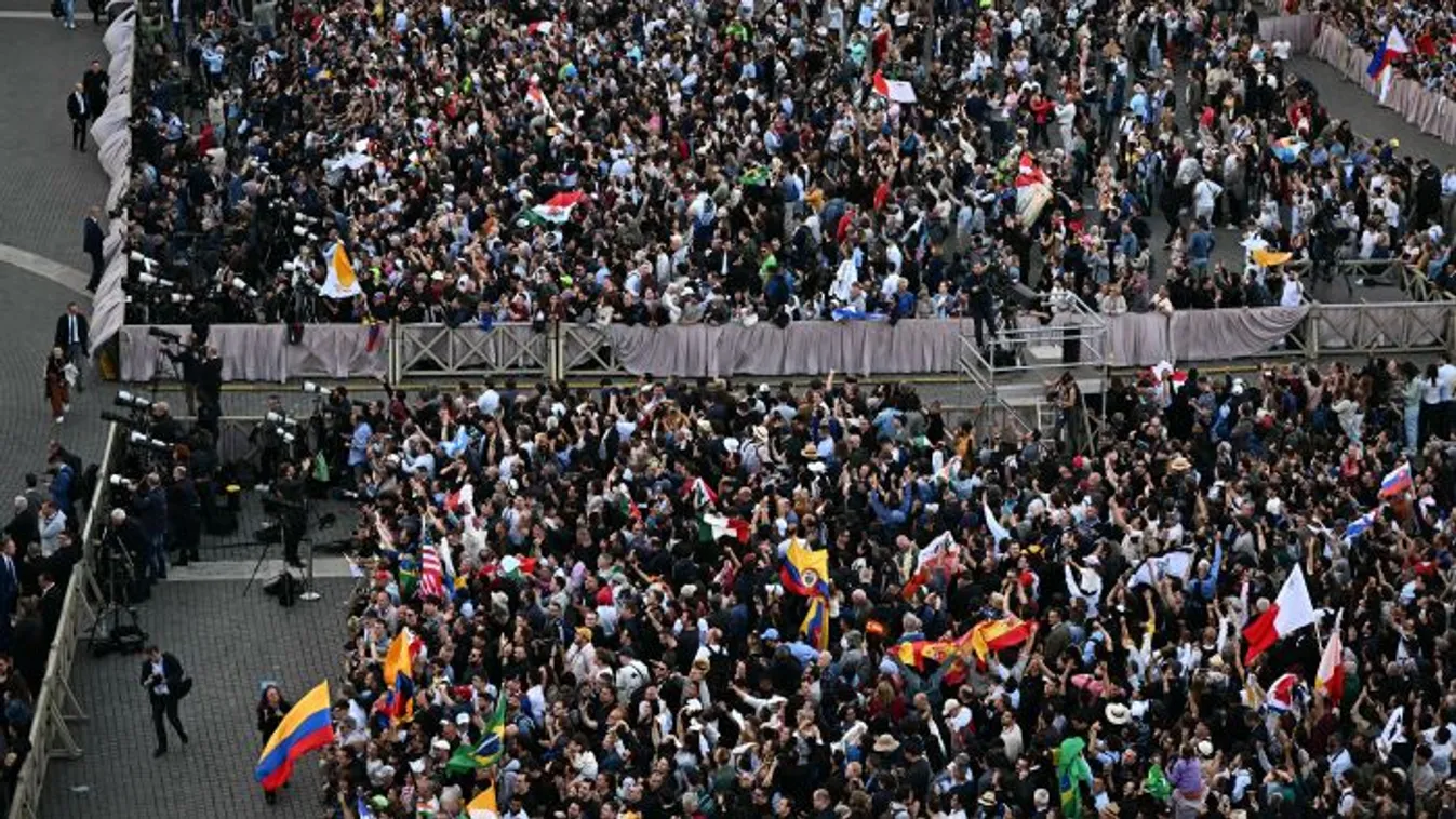 Lebukott: nem akárki tűnt fel a Szent Péter téren