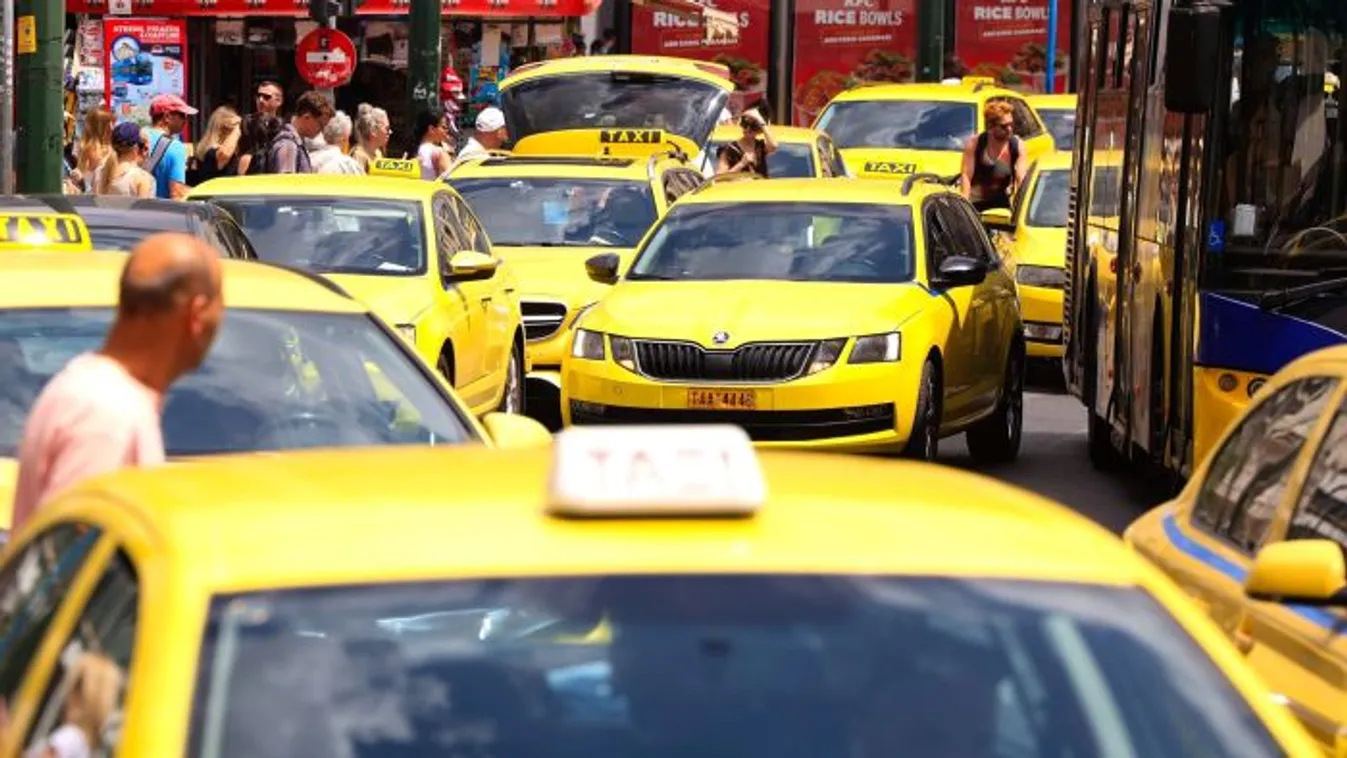 A részeg utasok miatt sztrájkolhatnak az athéni taxisok