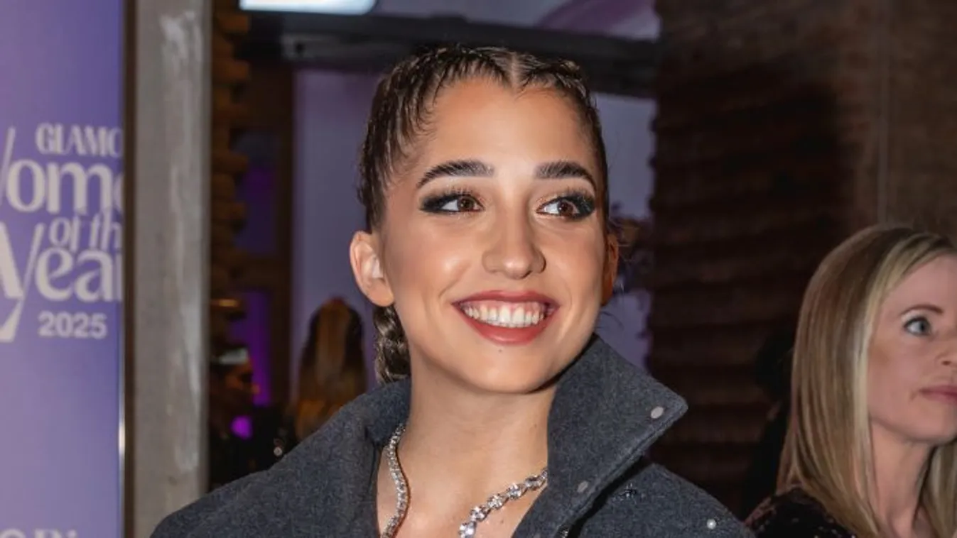 Schóbert Lara kés alá feküdne a mellei miatt