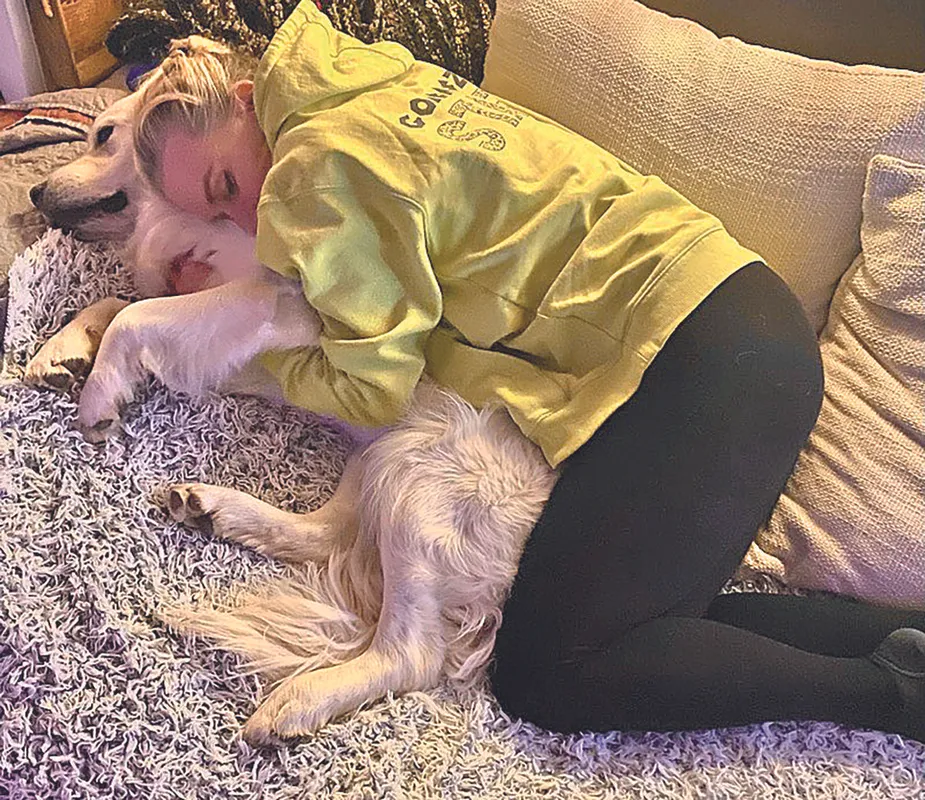 Én és a kedvencem rovatban Pásztor Anna és a kutyája, Károly - RIPOST
