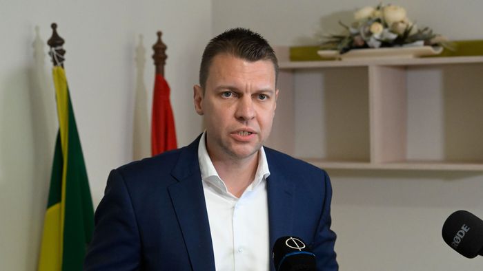 Menczer Tamás keményen válaszolt Dobrev Klárának