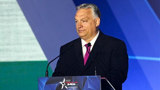 Orbán Viktor: Brüsszel kisiklatta a jövőnket