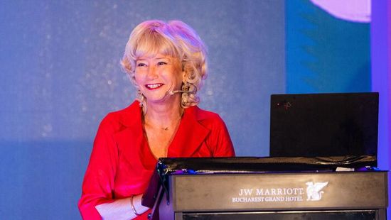 Budapestre érkezik szombaton Helen Doron, a nyelvtanítás nagymestere