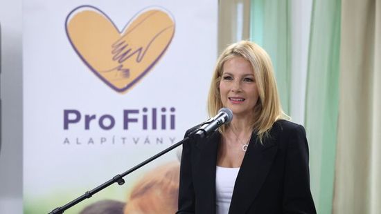 Várkonyi Andrea: világ legtermészetesebb dolga, hogy ezeken a gyerekeken segíteni kell – a Pro Filii Alapítvány is támogatta ÁGOTA Falvát