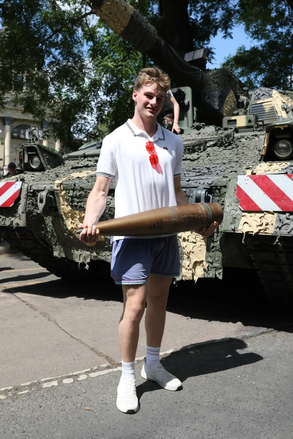 Harcászati járművek és eszközök bemutatója a Városligetben