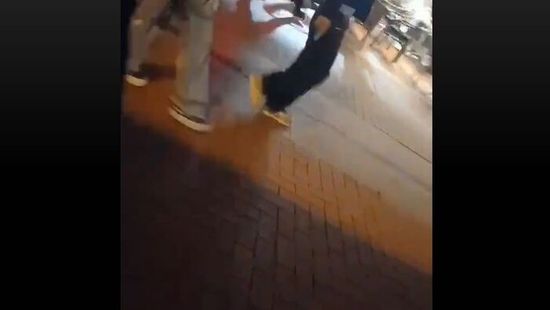 Ez a népszerű magyar zenész okozott ordenáré botrányt a szegedi borfesztiválon - videó