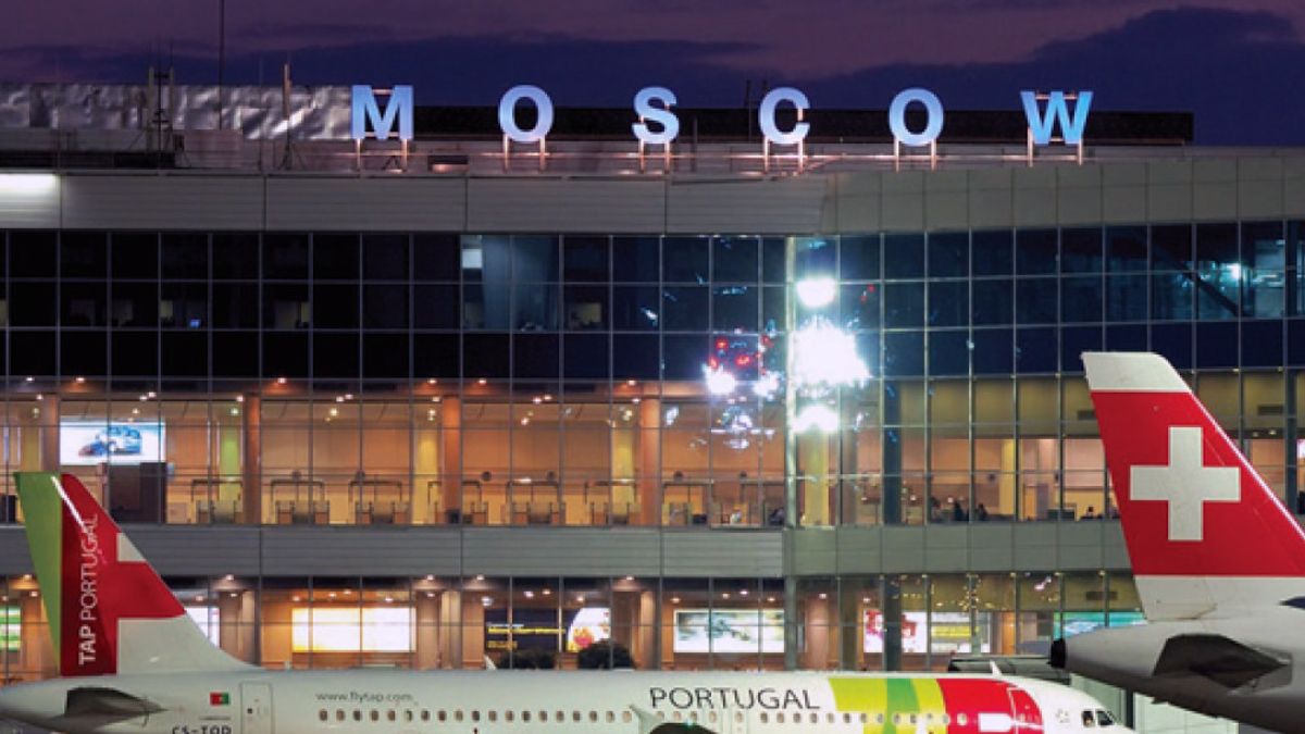 Járatokat törölnek, repülőtereket zárnak be Oroszországban
