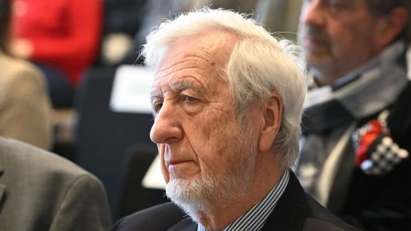 Megtámadták Jeszenszky Gézát, súlyos sérülést szenvedett