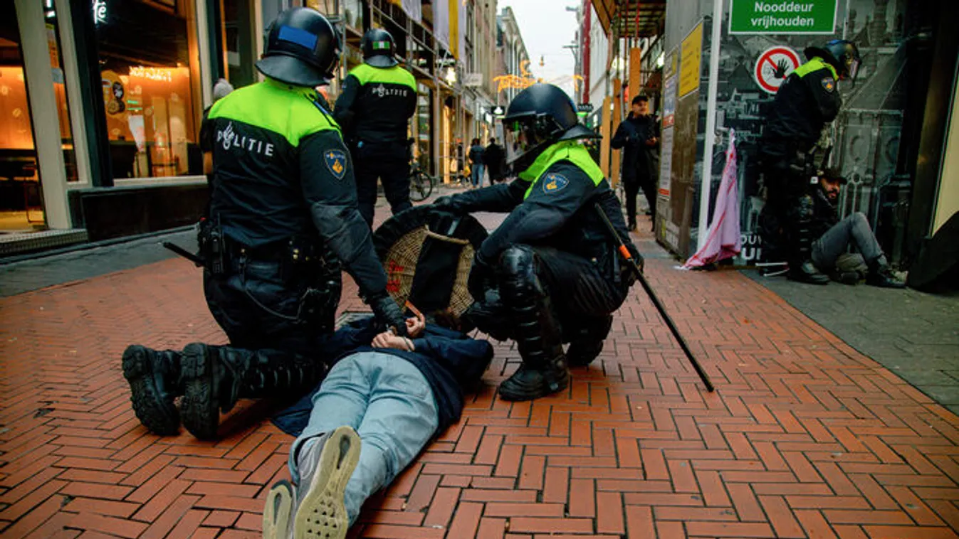 Ukrán dezertőr késelt Amszterdamban