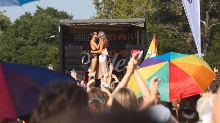 Trükkös cselekkel próbálnák megtartani a budapesti Pride-ot