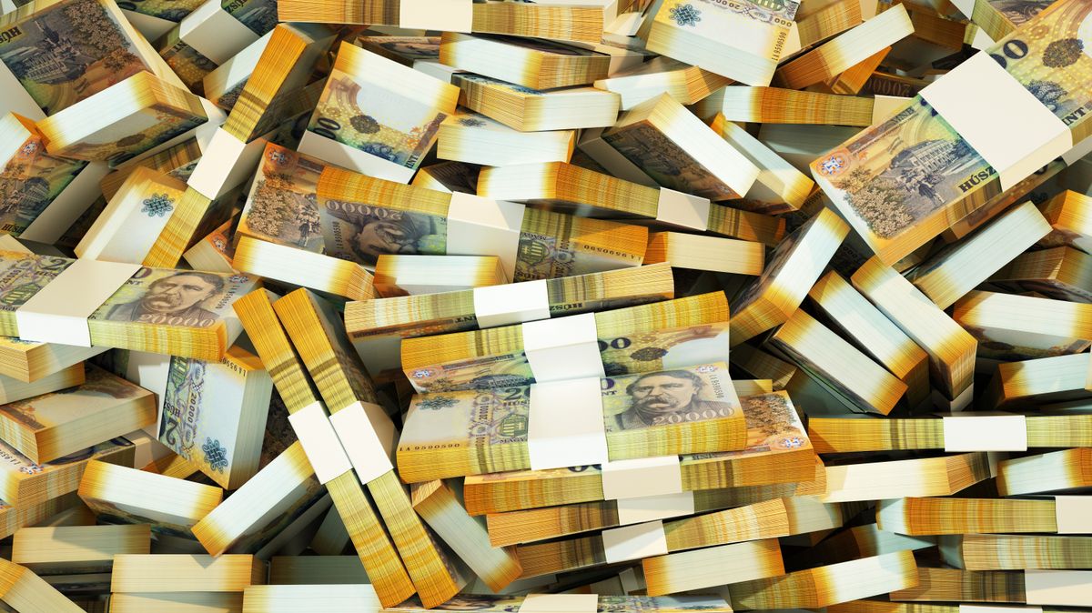 3d,Rendering,Stacks,Of,Hungary,Forint,Notes,Spread,On,Screen