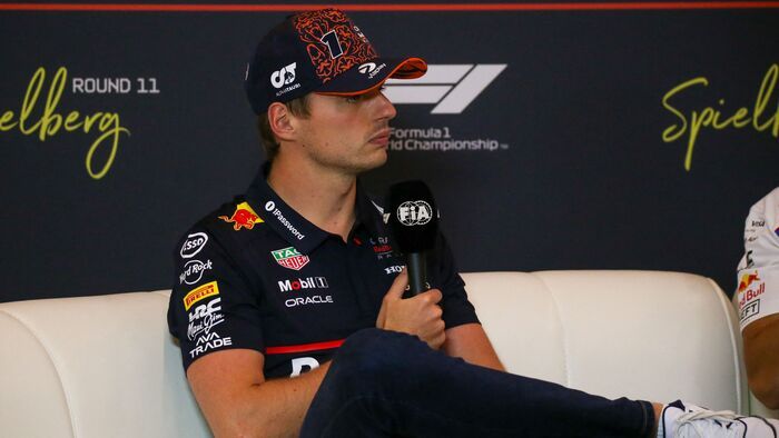 Cipzár Verstappen száján, betojt a Forma-1 szupersztája