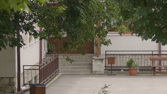 Műanyag bábuval kellett szexelnie egy tállyai fiúnak