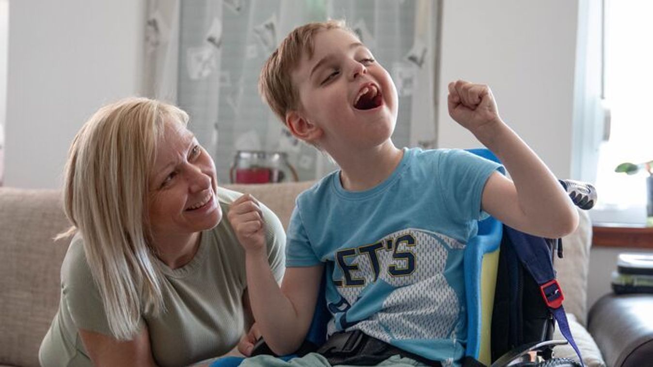 Hihetetlen, miből fedezi a különös betegséggel küzdő Zsombi fejlesztéseit édesanyja