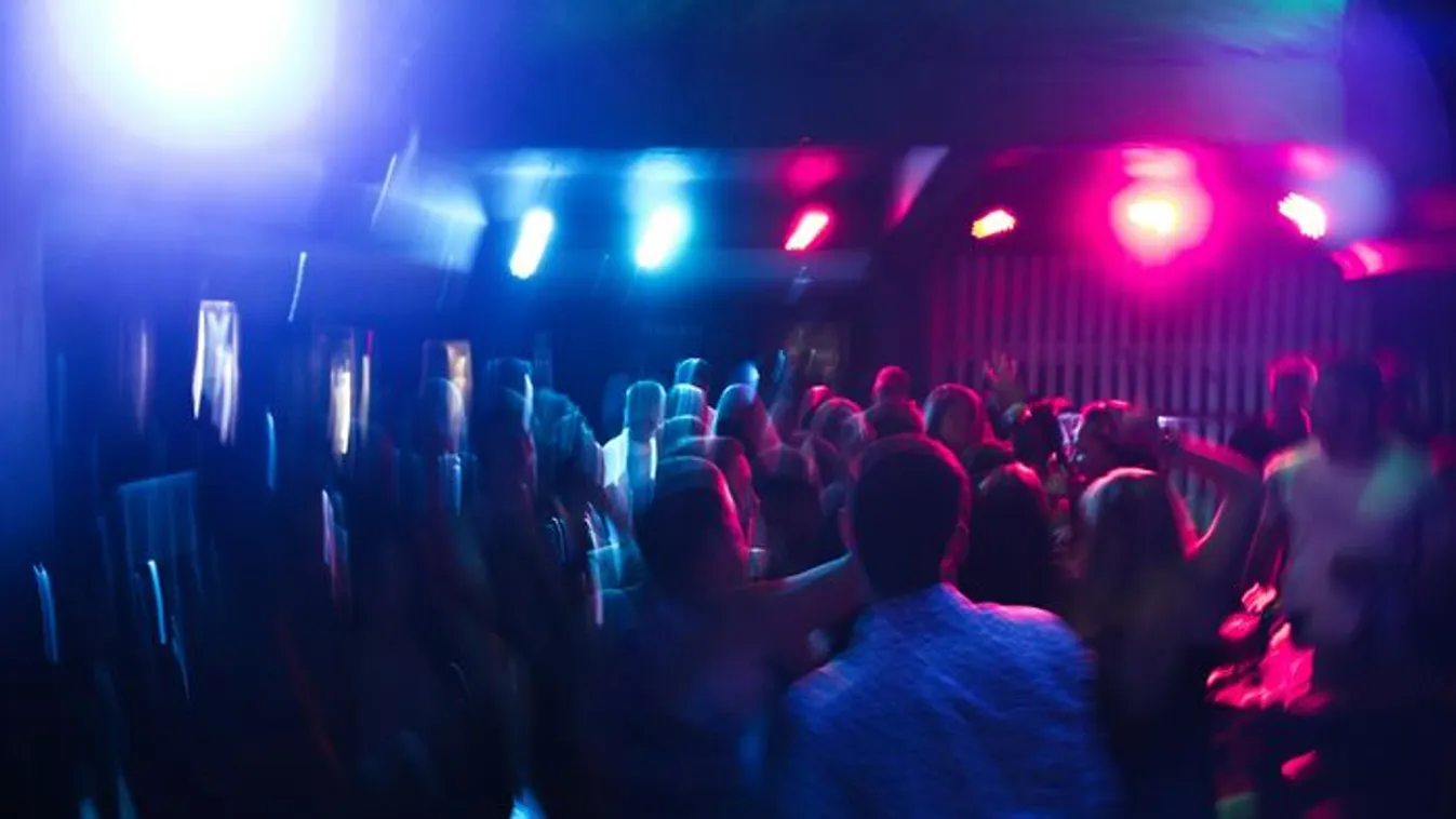 „Beleszerettem az arany színű fecskéjébe és lefeküdtem vele a strandon, de most zavarba hoz”