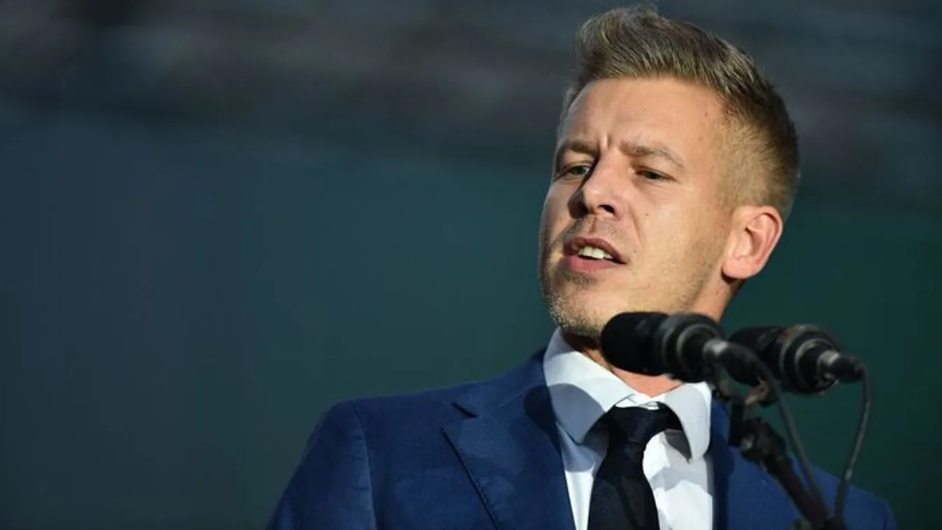 Magyar Péter Brüsszelben letagadta a híres magnófelvételt