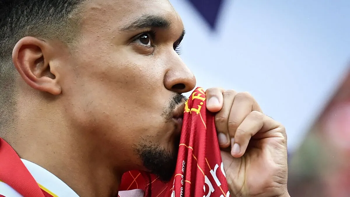 Trent-Alexander Arnold nemrégiben a Liverpool mezét csókolgatta, de gondolatai már a Real Madridnál jártak.