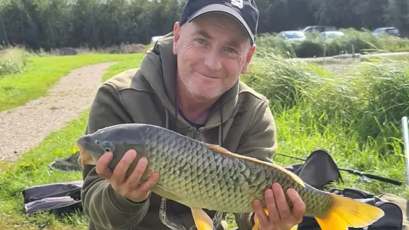 Csupán órákkal fia álomesküvője előtt fulladt medencébe