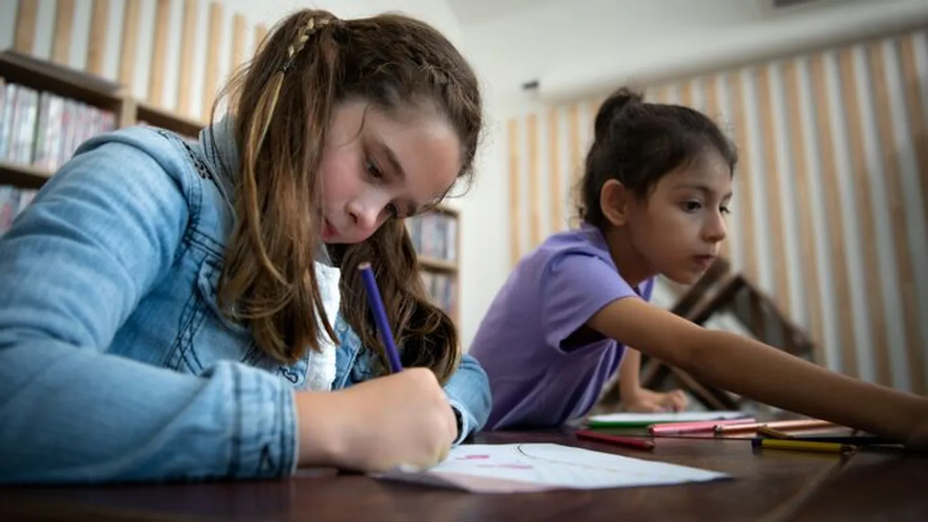 Lassan vége a tanévnek: mutatjuk, mennyiért táborozhatnak idén a gyerekek