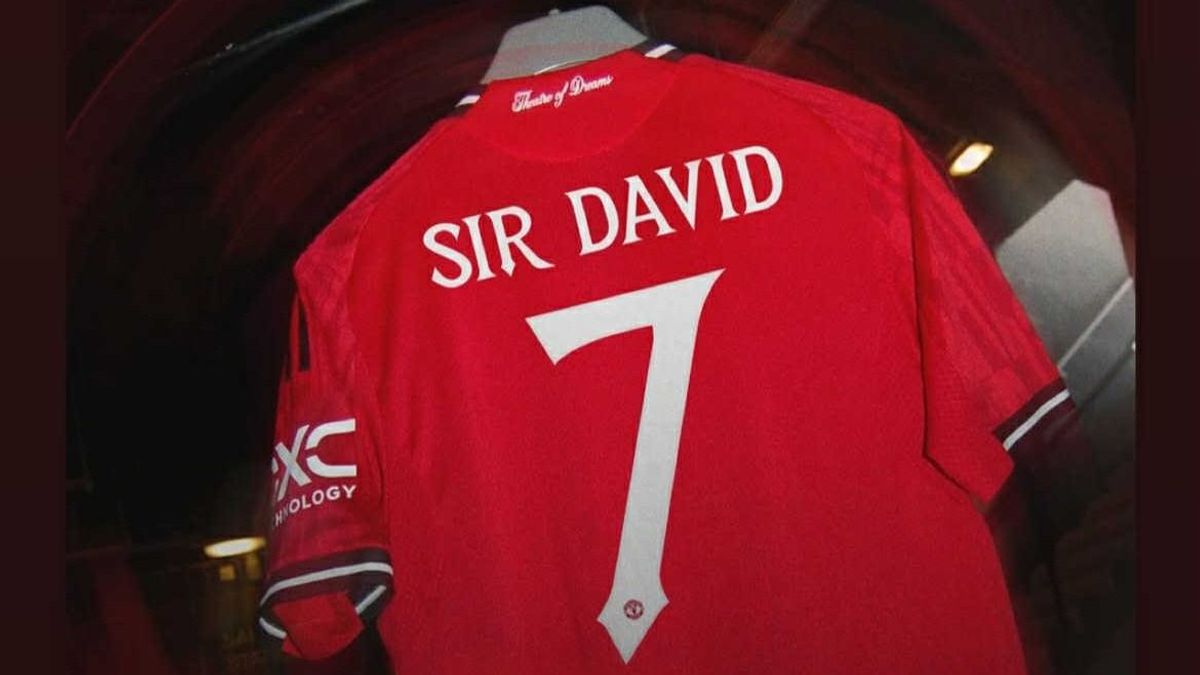 Mától David Beckham Sir David: Lovagi rangra emelte a brit uralkodó a futballsztárt