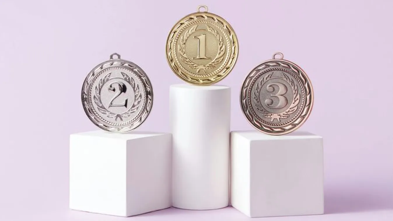 Ágyi poloska, politikai balhé és repülőbaleset