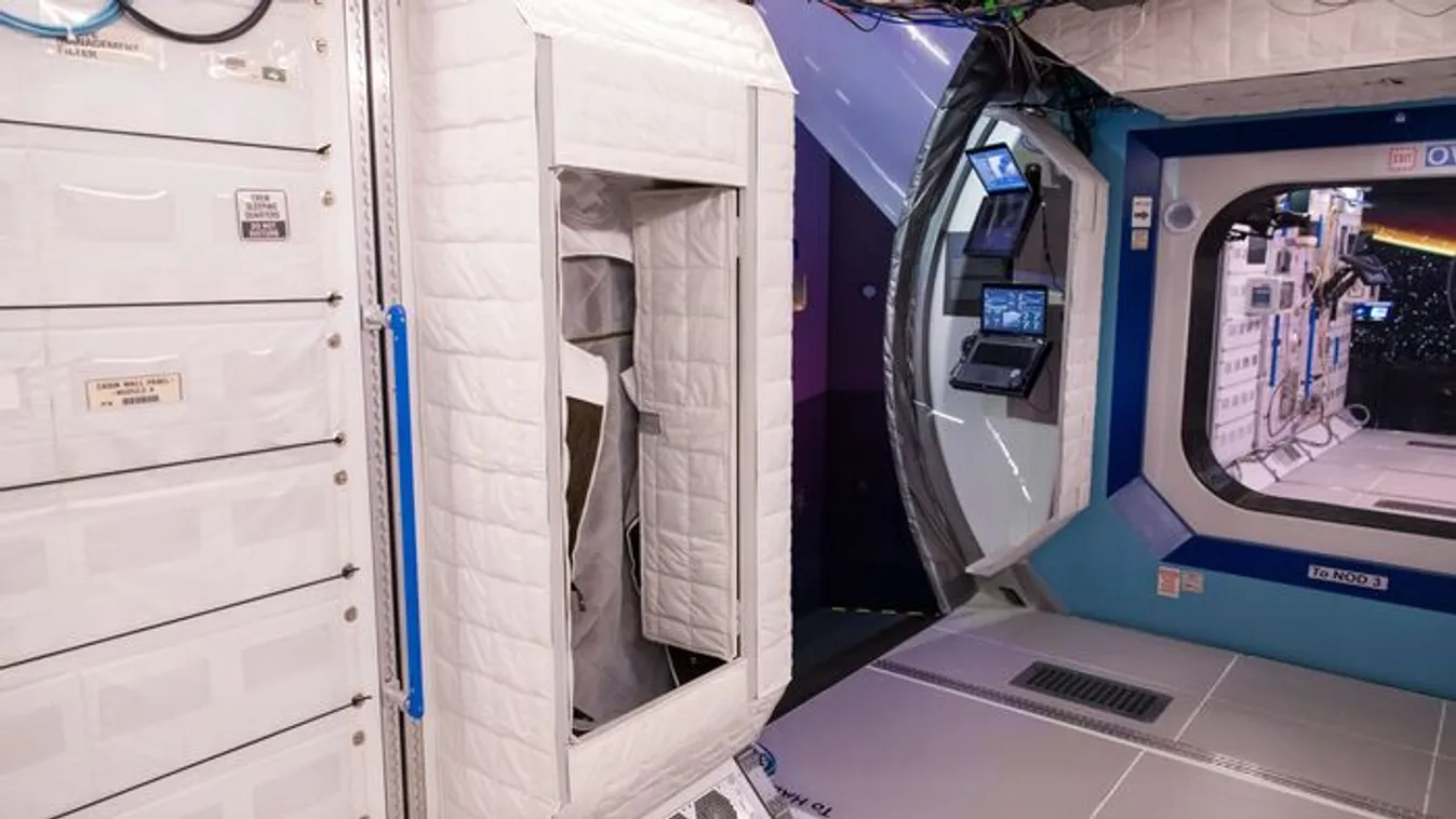 Kapu Tibor helyében érezheted magad: már várja a látogatókat a Huniverzum kiállítás – Képgaléria