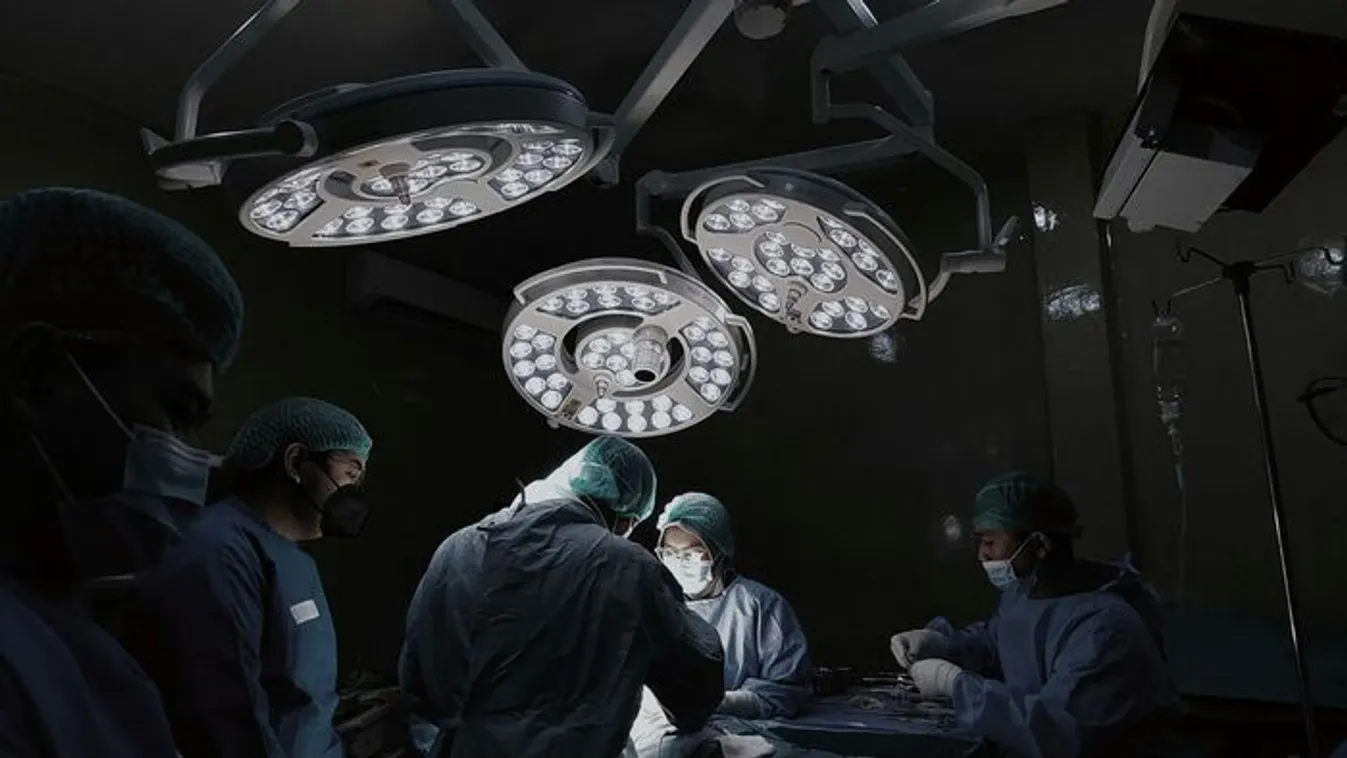 Édesapja szelleme segítette át a műtéten Emesét