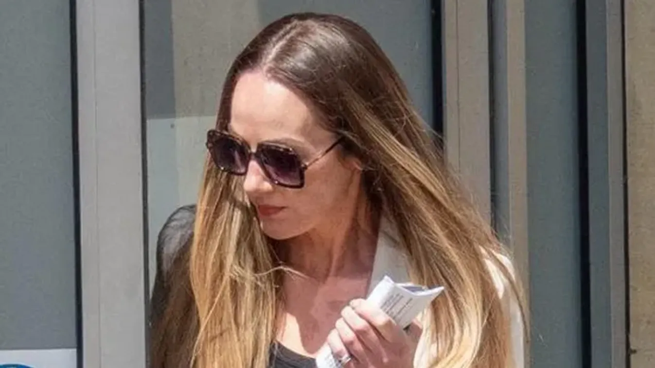 Megúszta a modell, aki bosszúból posztolt intim fotókat