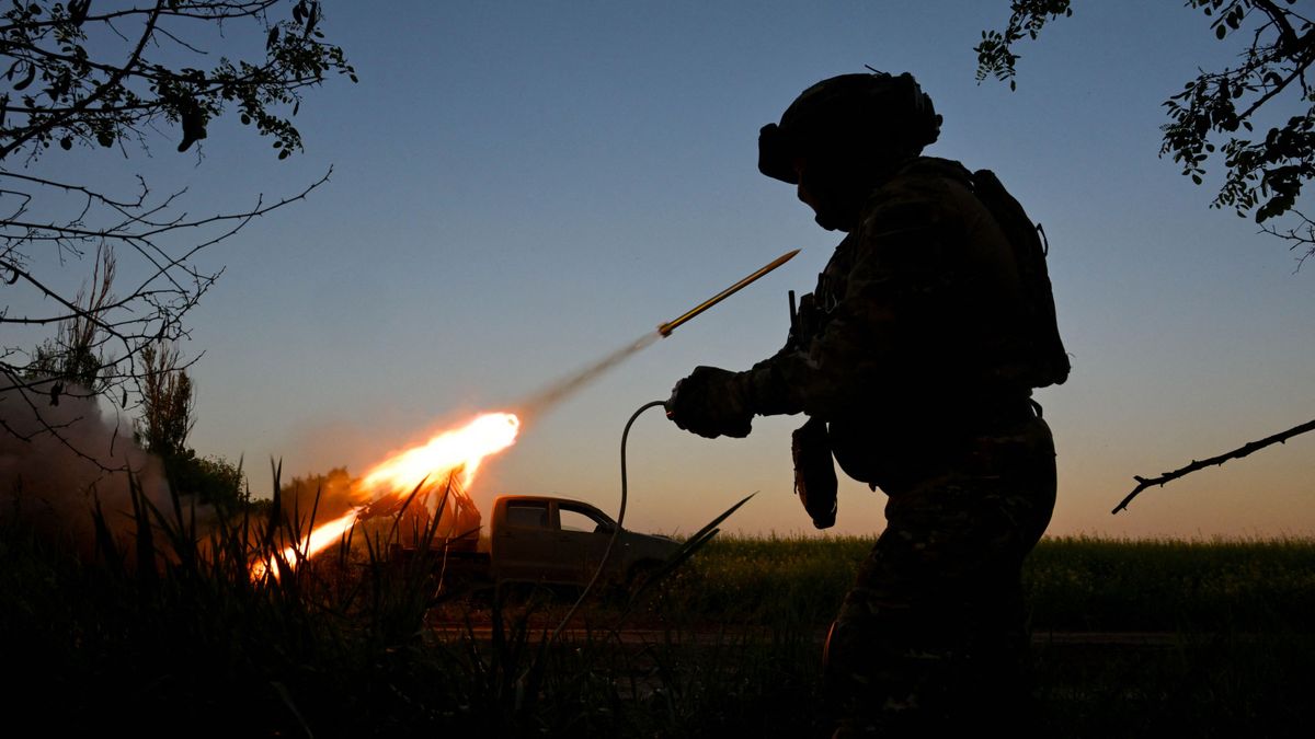 A britek háborúra készülnek és 100 ezer drónt küldenek az ukránoknak
