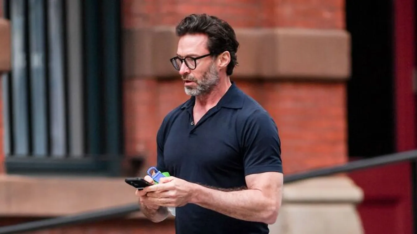 Egy vadidegen autójával menekült el a rajongók elől a sztár