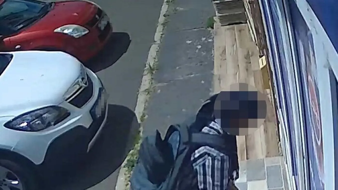 Villant a bökőkés: három nőre támadtak rá