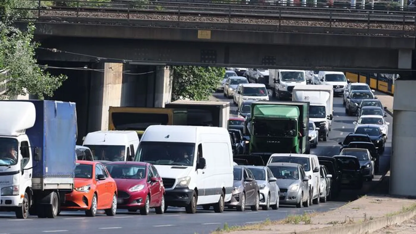 Ma még több dugóra számíthatnak a budapestiek