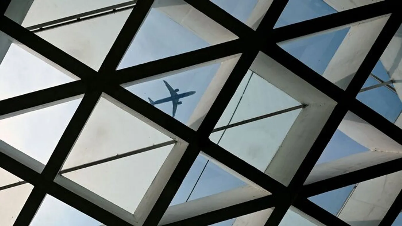 Lezuhant egy repülő, senki sem élte túl a becsapódást