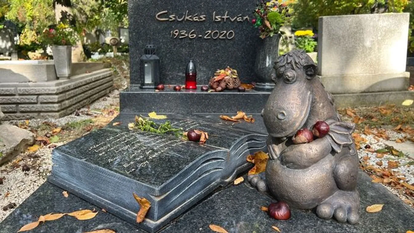 Süsü szobra újra ott feszít Csukás István síremlékén