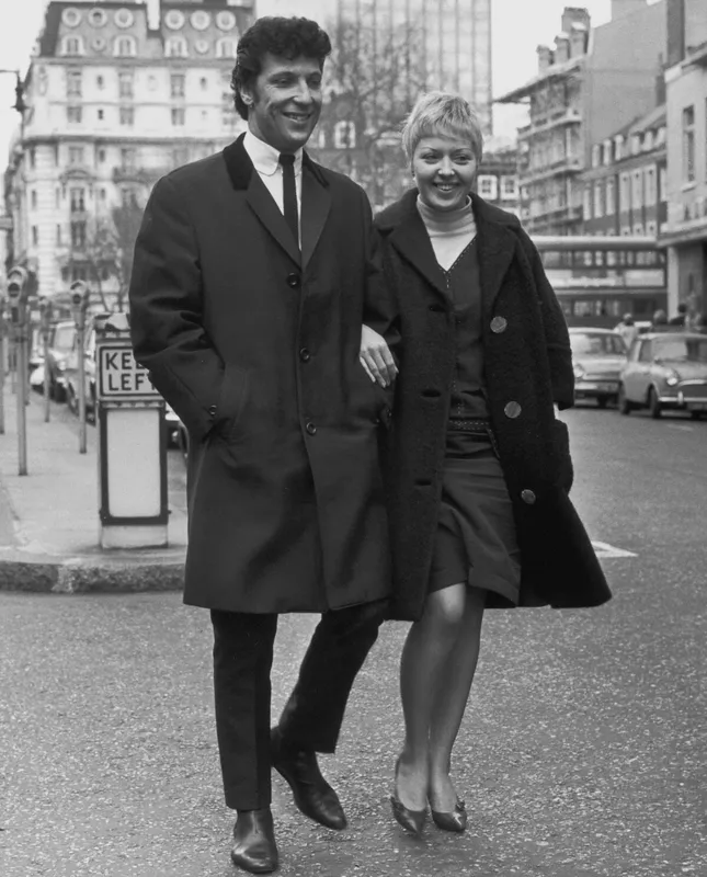 Tom Jones And Wife
