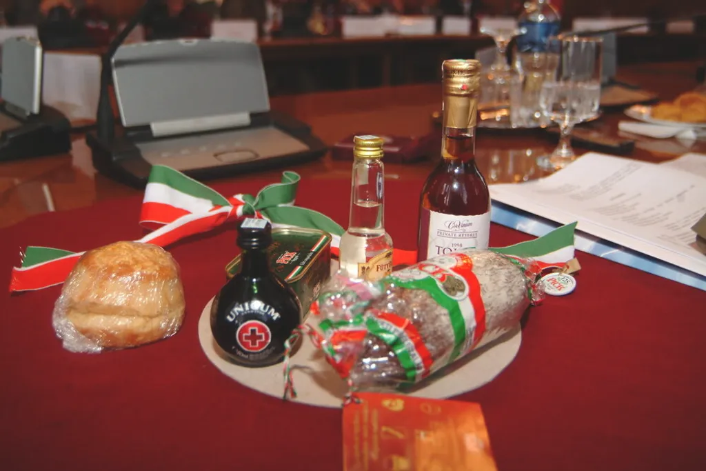 téliszalámi, unicum, pálinka, hungarikum