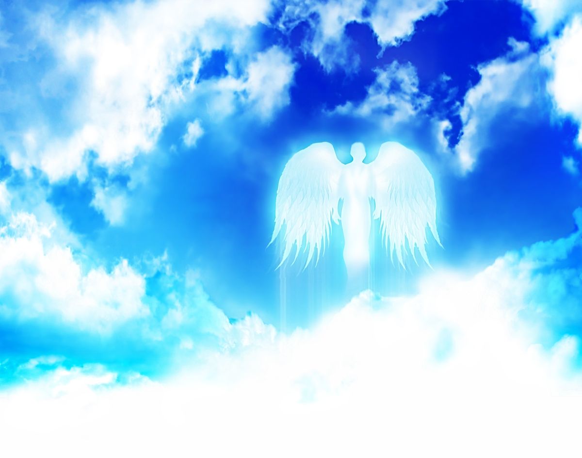 Nyári napforduló Angel,Flying,In,The,Clouds