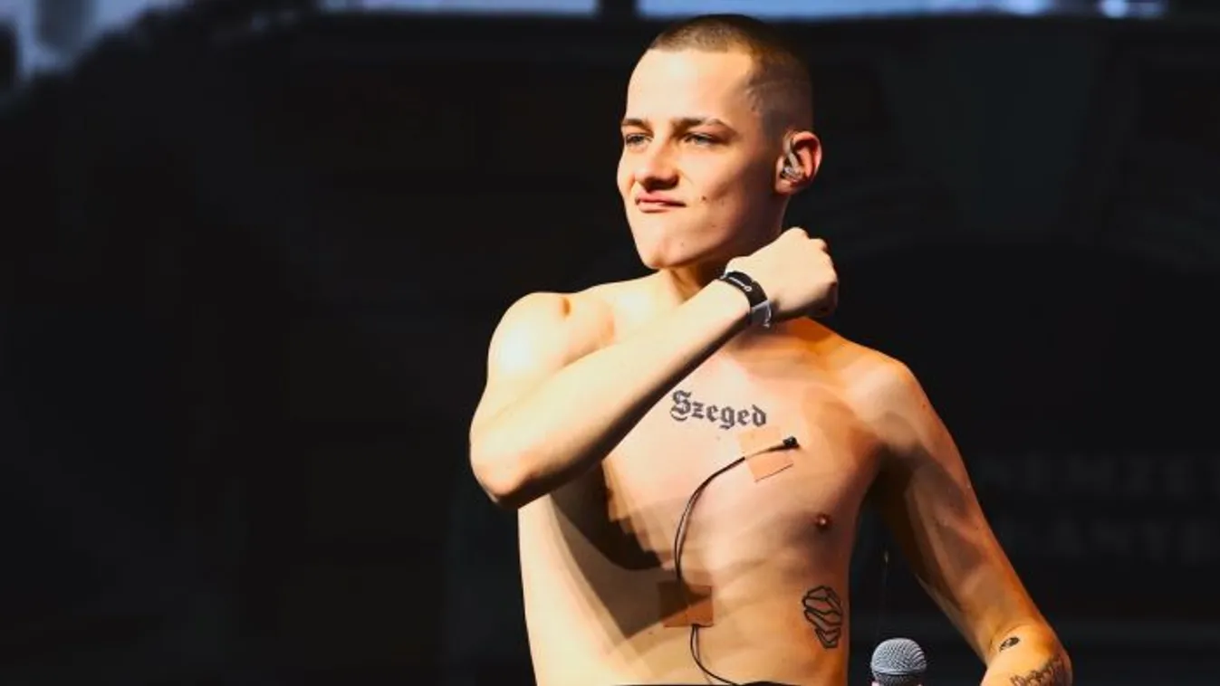Páros lábbal szállt bele zenésztársa a magyar rapperbe