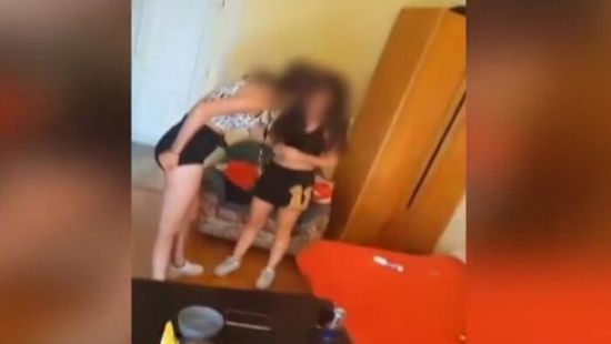 Fogva tartottak és rendszeresen kínoztak egy fiatal lányt Veszprémben