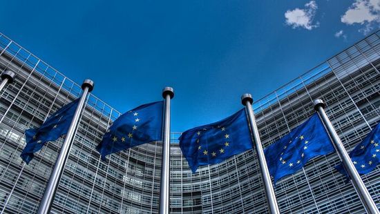 Ezt tervezi Brüsszel Magyarországgal: rezsiemelés, a családtámogatások megvágása, a multik profitjának növelése