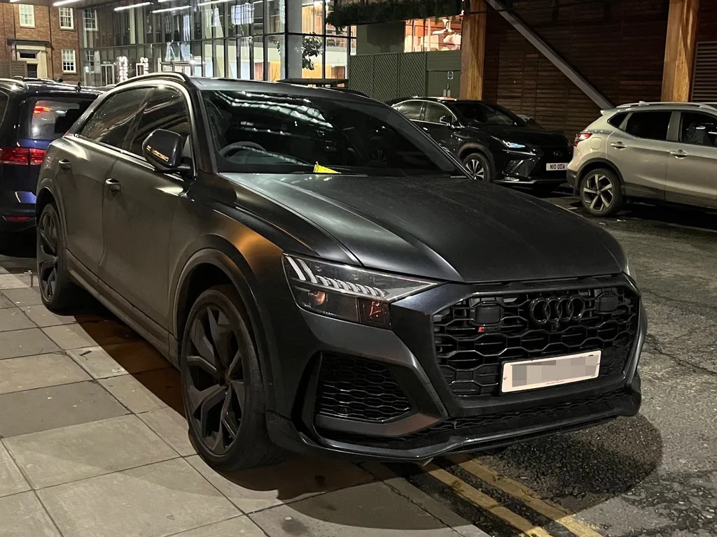 Galéria - Sztárok és iszonyat drága luxusautóik - RIPOST
