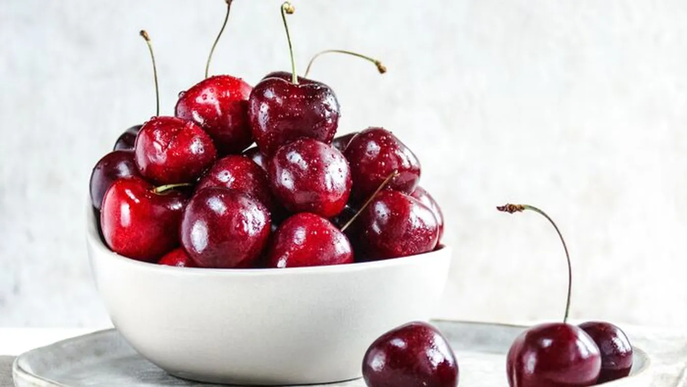 Jó ötlet megenni a kukacos cseresznyét?